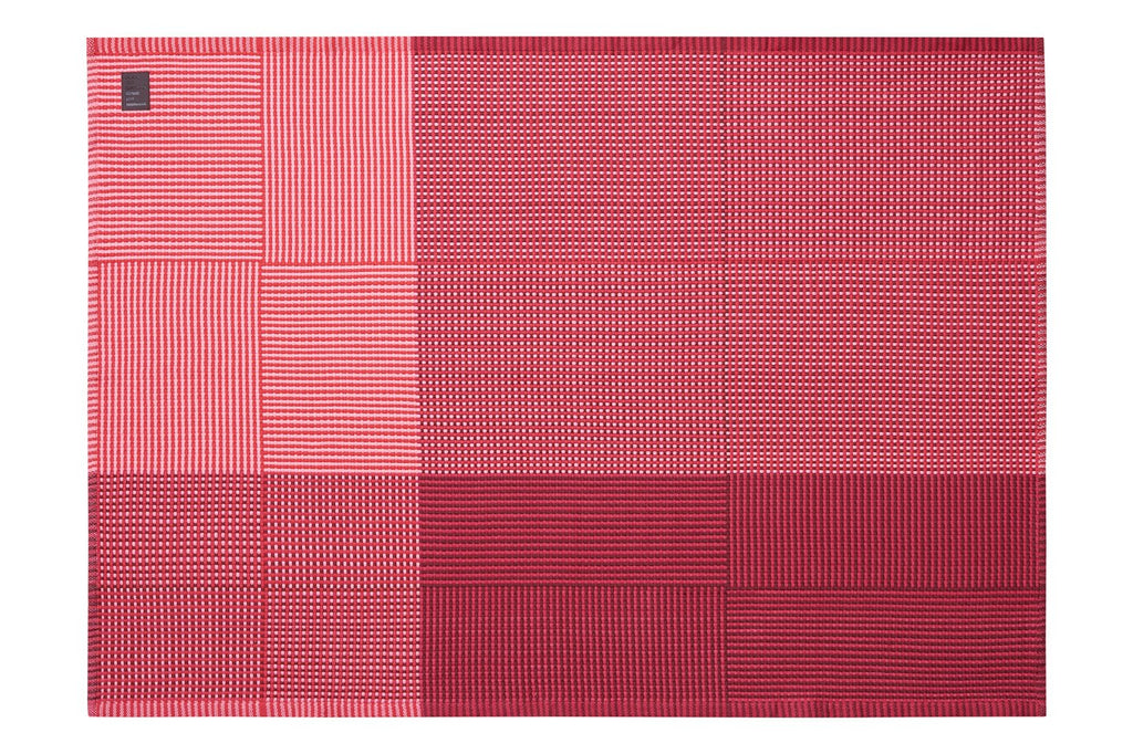 NAPPING PINK - THROW