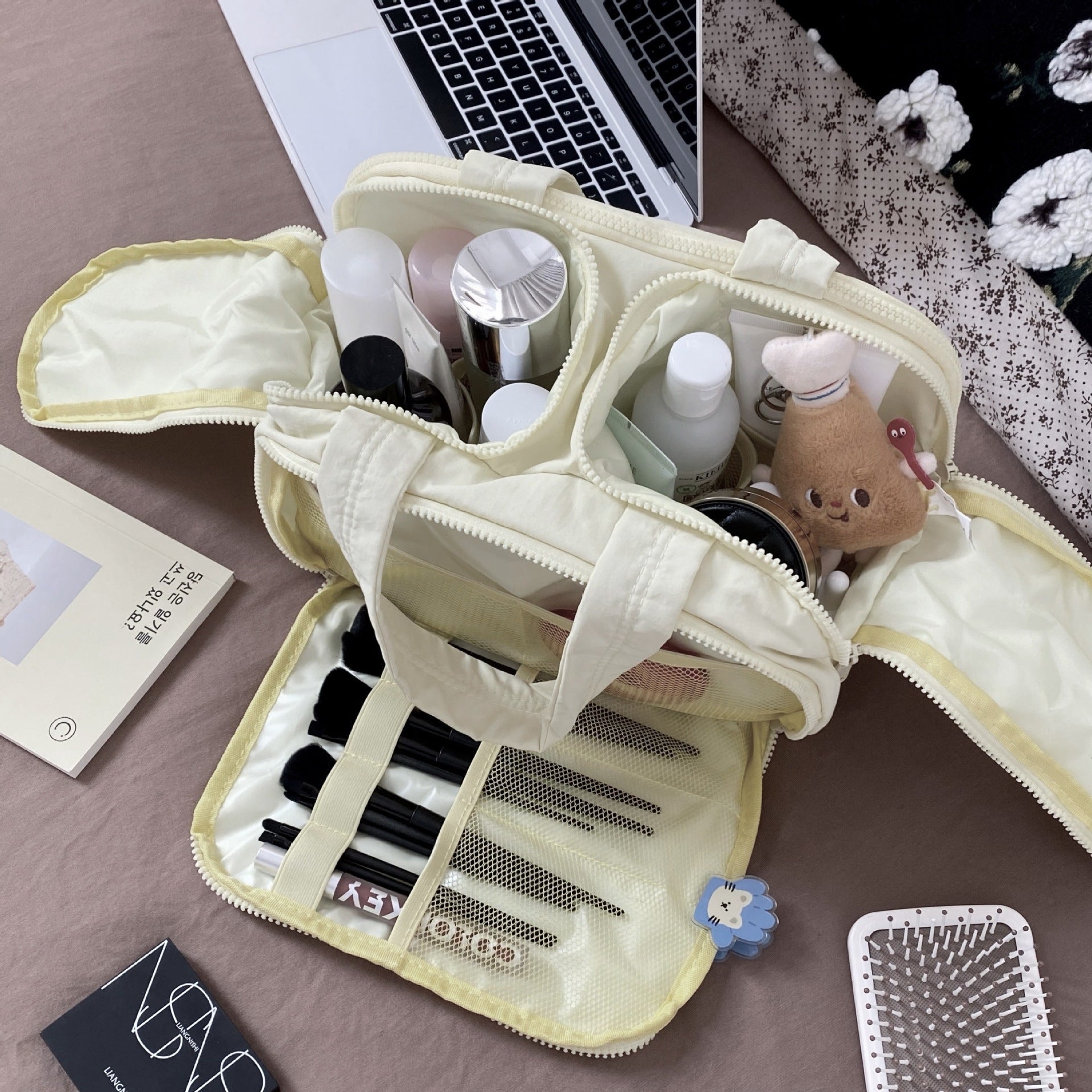 Cross-border wash bag simple lightweight large wide open wash bag fluffy cosmetic bag storage bag travel handbag