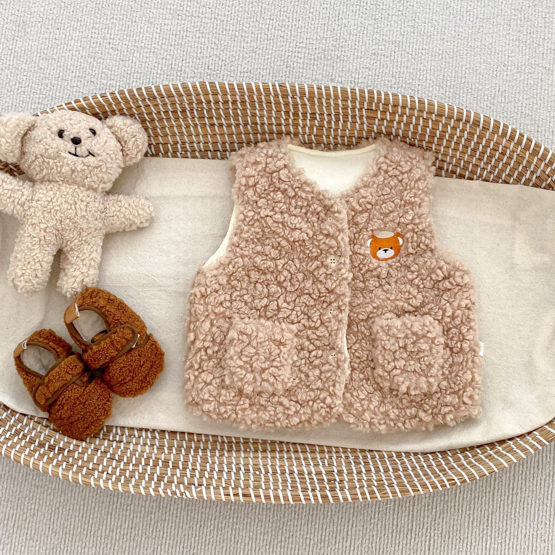 Arrival Winter and Autumn Baby Kids Unisex Cartoon Pattern Sleeveless Fluffy Vest